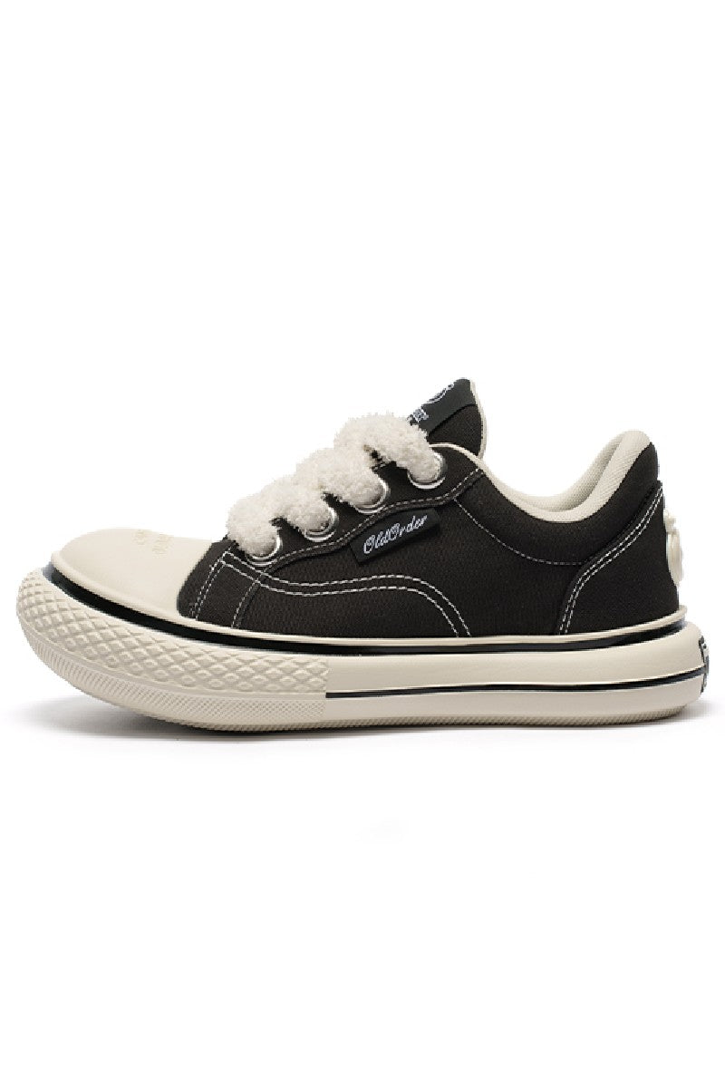 Canvas Low Black Sneakers
