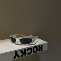 White Frame / Black Lens