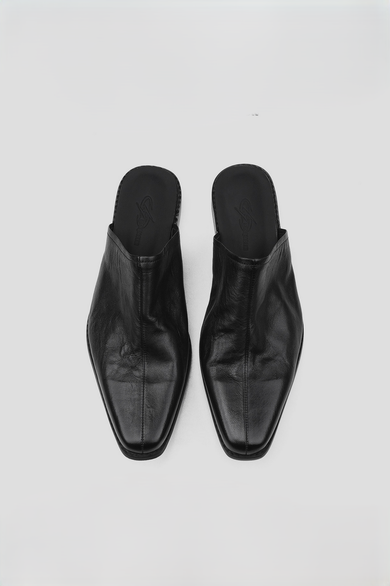 Pointed Horsehide Mule Shoes
