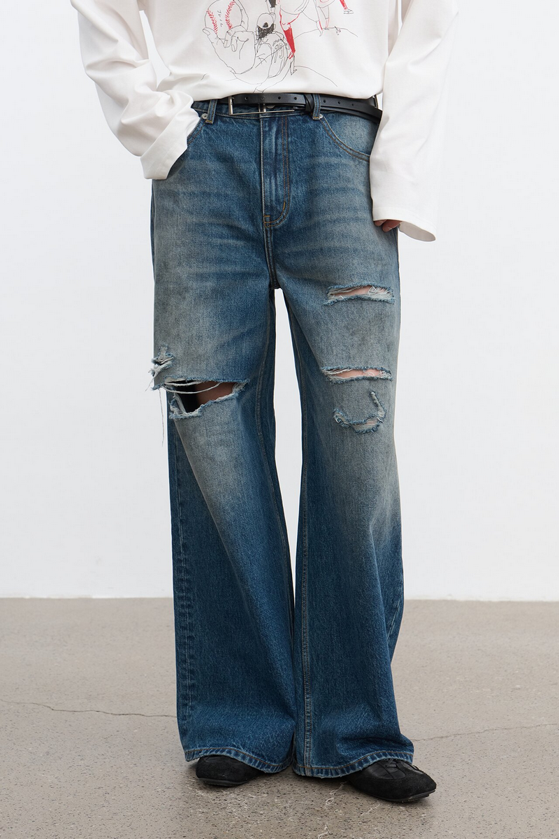 Slashed Distressed Straight Jeans