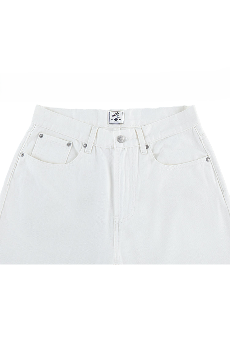 Relaxed Straight Leg Jeans