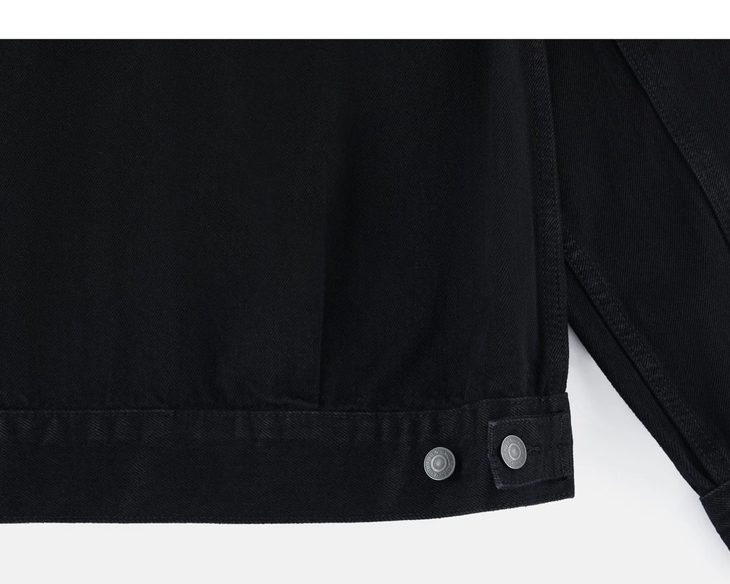 Adjustable button tab at the hem
