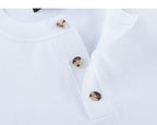 Three-button placket in White