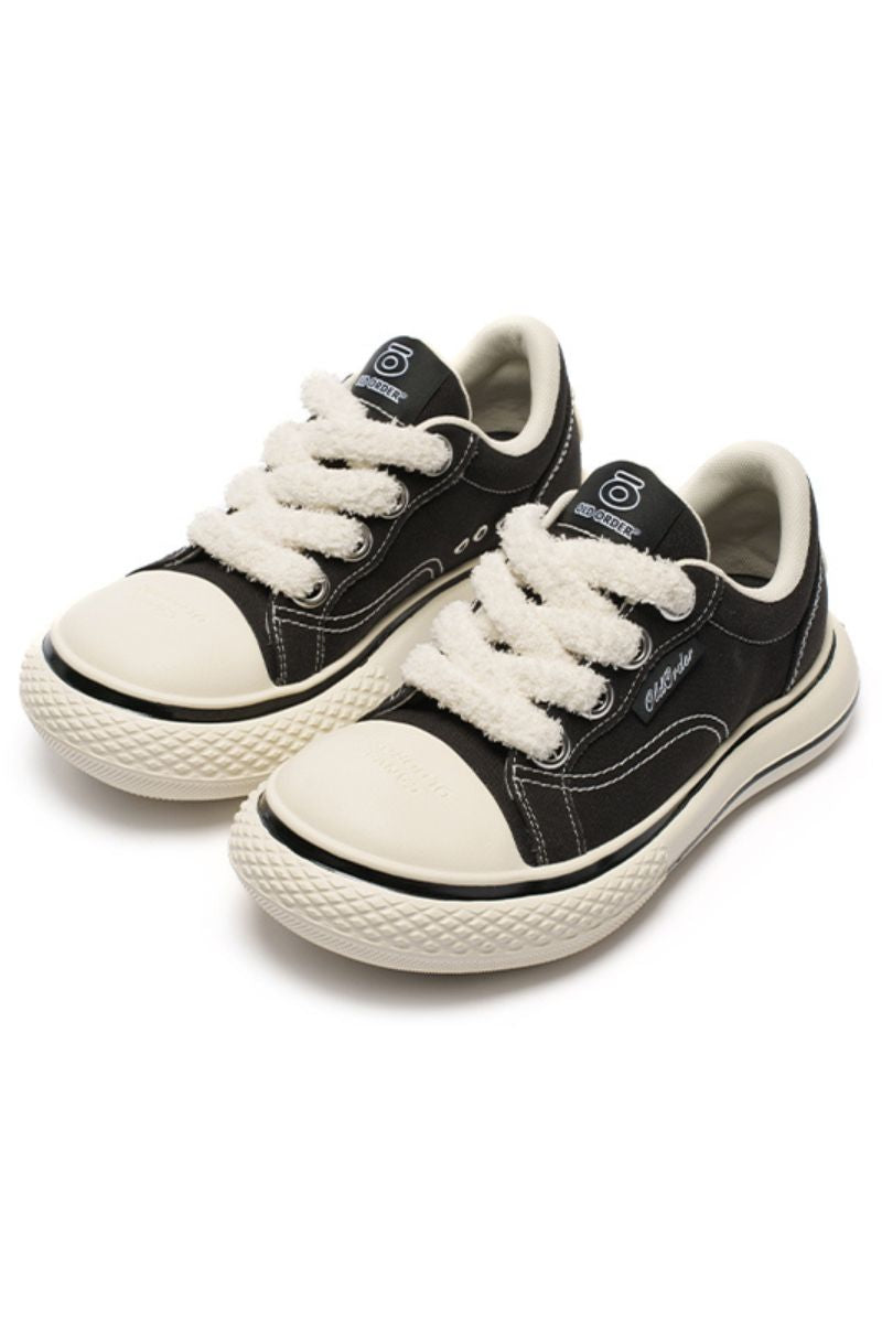 Canvas Low Black Sneakers