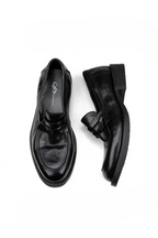 Distressed Pointed Loafer Shoes