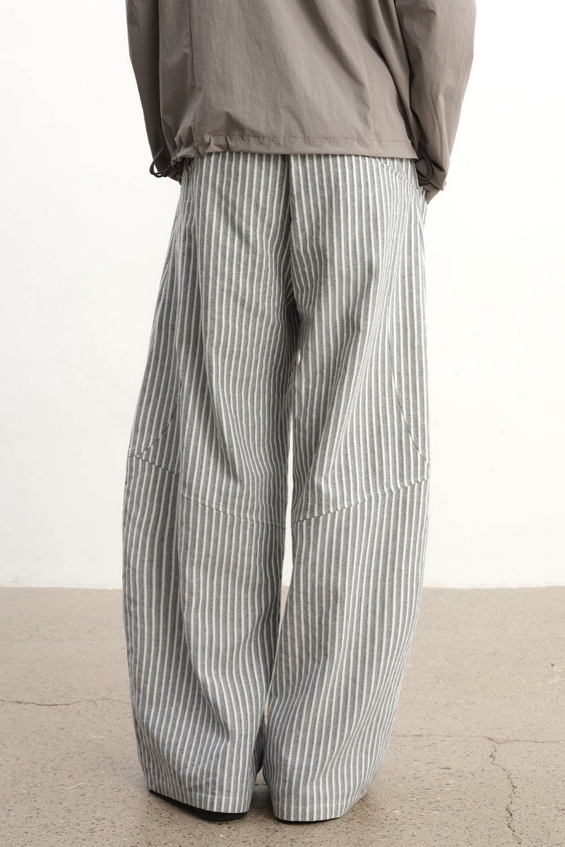 Striped Pleated Curved Trousers