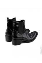 Pointed Toe Chelsea Boots