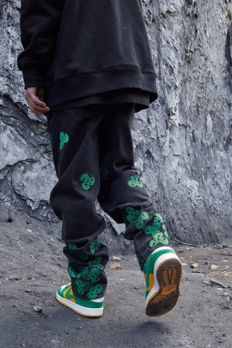 STEEPC Flower Embroidered Straight Jeans