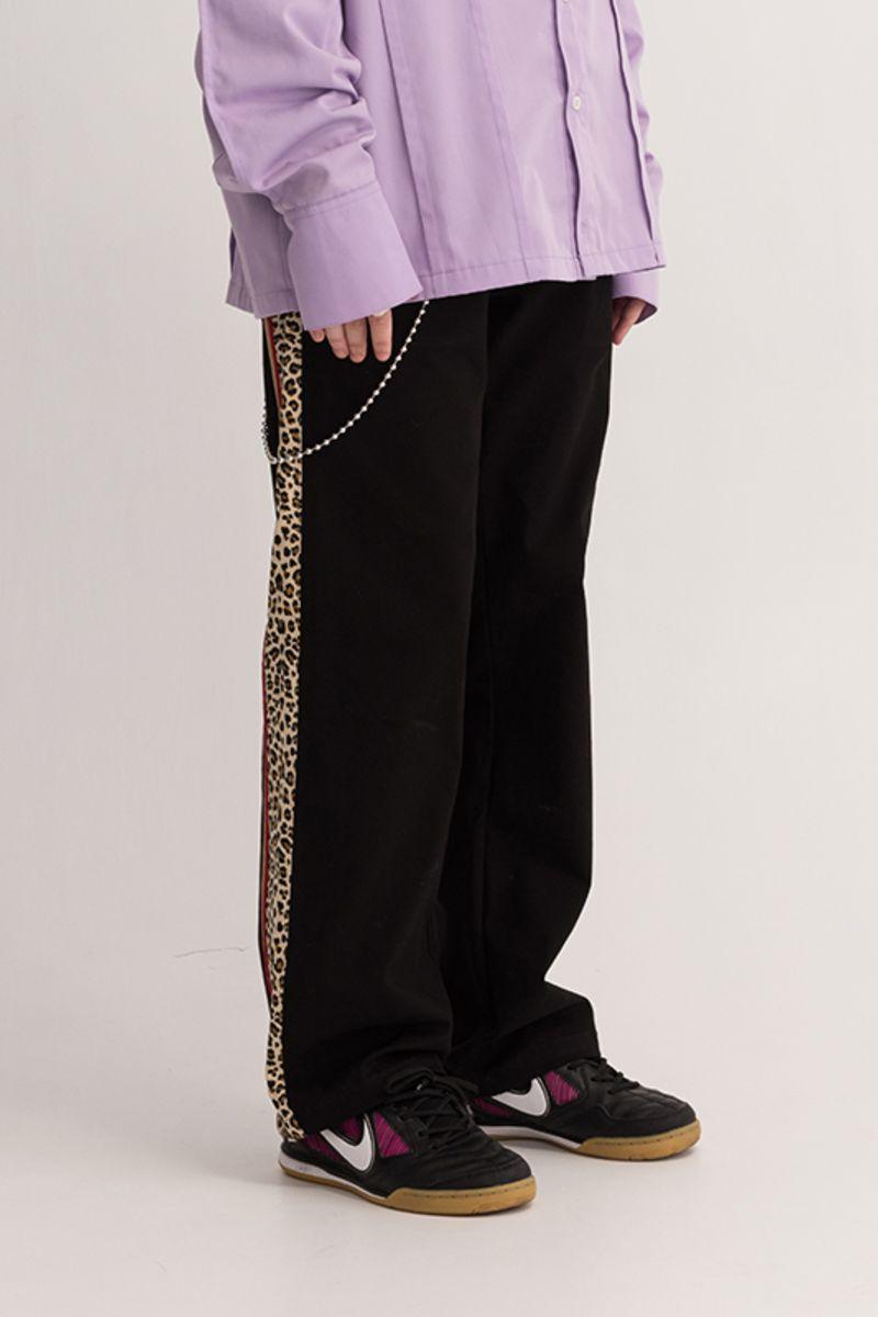 Empty Reference Leopard Pattern Straight Trousers