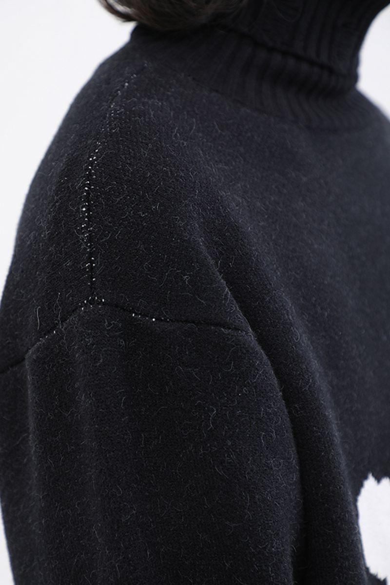 CZ Inmate Retro Loose Turtleneck